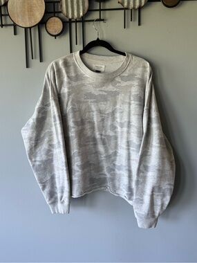 American Eagle Outfitters Light Gray Camo Crewneck Sweater